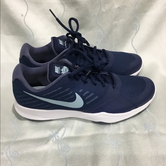 nike women's city cross trainer